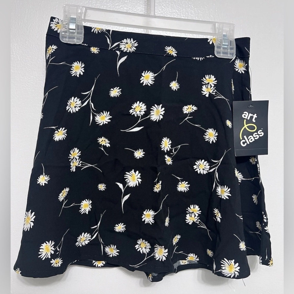 Art Class Girl’s skirt Black with Daisy Flowers size S 6/6X
